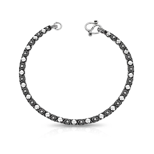 Pulseira com Acabamento Envelhecido Flor e Placa Geométrica