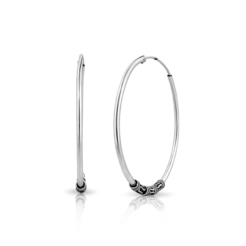 Brinco Argola com Acabamento Envelhecido e Detalhes Trabalhados