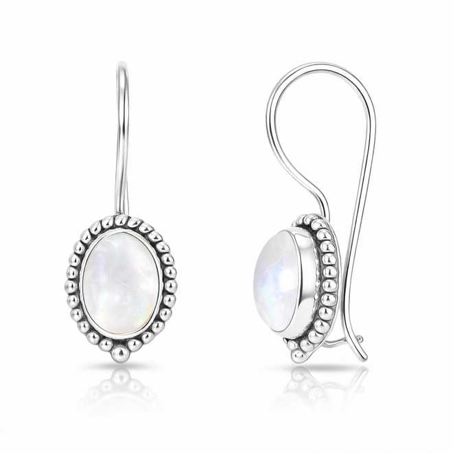 Brinco Gancho Trabalhado com Pérola Natural Oval