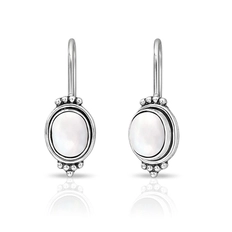 Brinco Gancho com Pérola Natural Oval