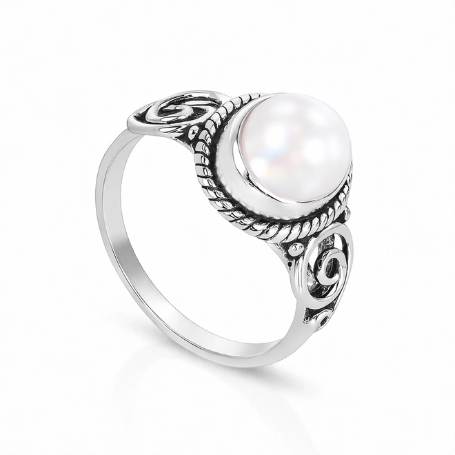 Anel Trabalhado com Pérola Natural Oval