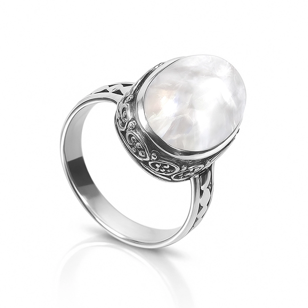 Anel Pedra da Lua Natural Oval com Aro Trabalhado