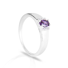 Anel De Formatura Em Prata Com Zircônia Ametista Oval E Zircônias Cristal