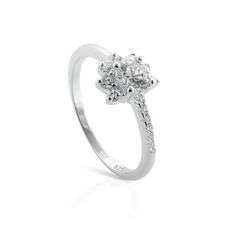 Anel Delicado com Zircônias Cristal Cravejadas