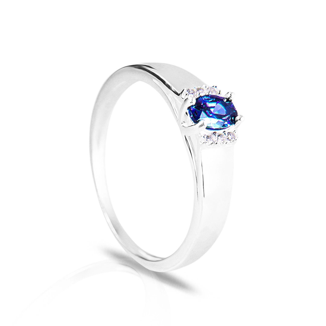 Anel De Formatura Com Zircônia Safira Oval E Zircônias Cristal