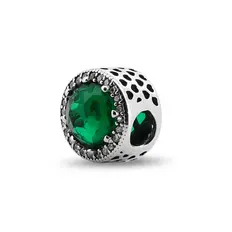 Berloque com Zircônias Esmeralda e Cristal