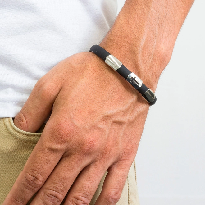 Bracelete de Aço Cauciu com Placa Lisa e Cruz Vazada