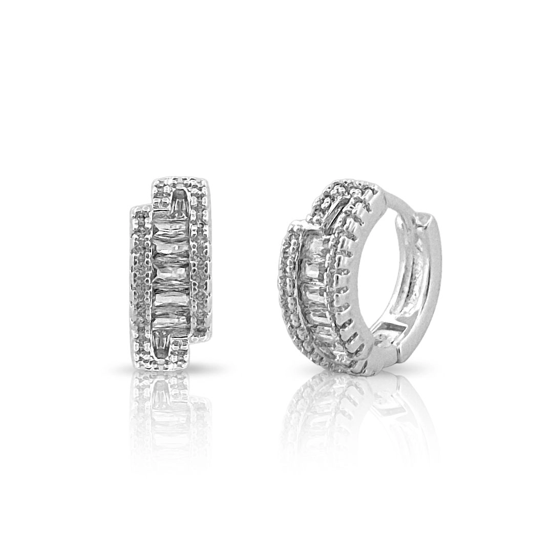 Brinco de Prata Leve Argola Click Trabalhada com Zircônia Cristal Retangular