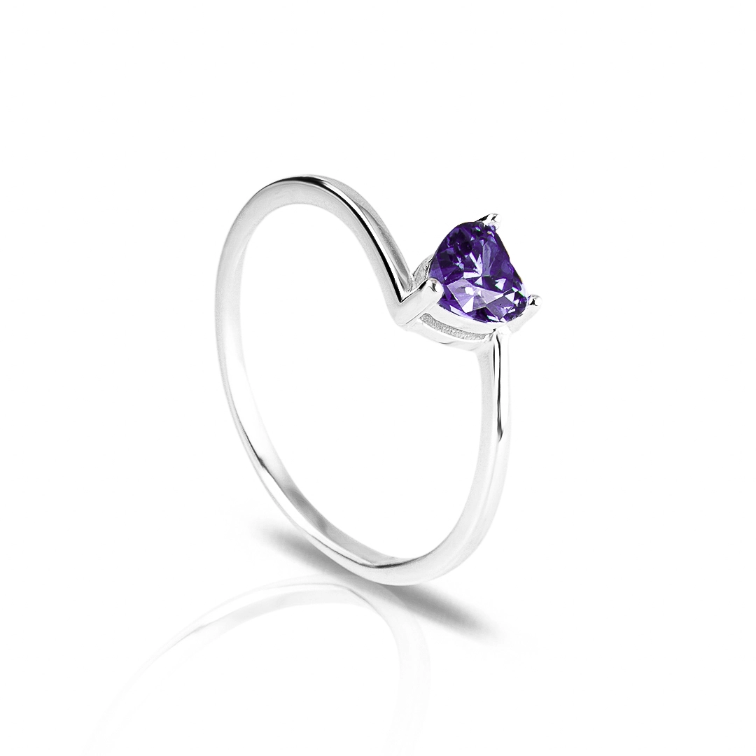 Anel Solitário com Coração de Zircônia Ametista