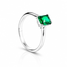 Anel Espelhado com Zircônia Esmeralda Retangular
