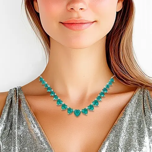 Gargantilha de Prata Leve Colors com Corações em Zircônias Glass Esmeralda