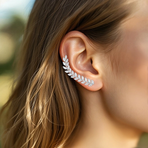 Brinco de Prata Leve Ear Cuff Folhas em Zircônias Cristal
