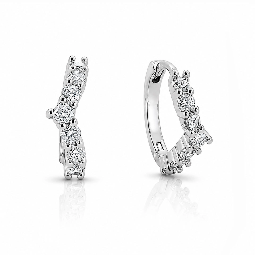 Brinco Argola Click Trabalhado com Zircônias Cristal