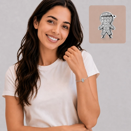 Berloque Menino com Zircônias Cristal Cravejadas