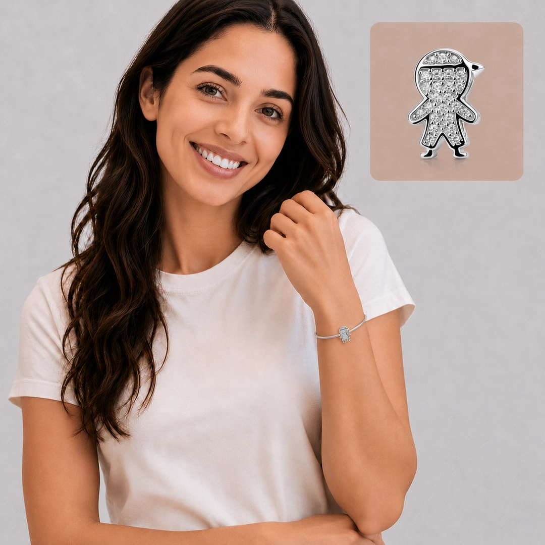 Berloque Menino com Zircônias Cristal Cravejadas