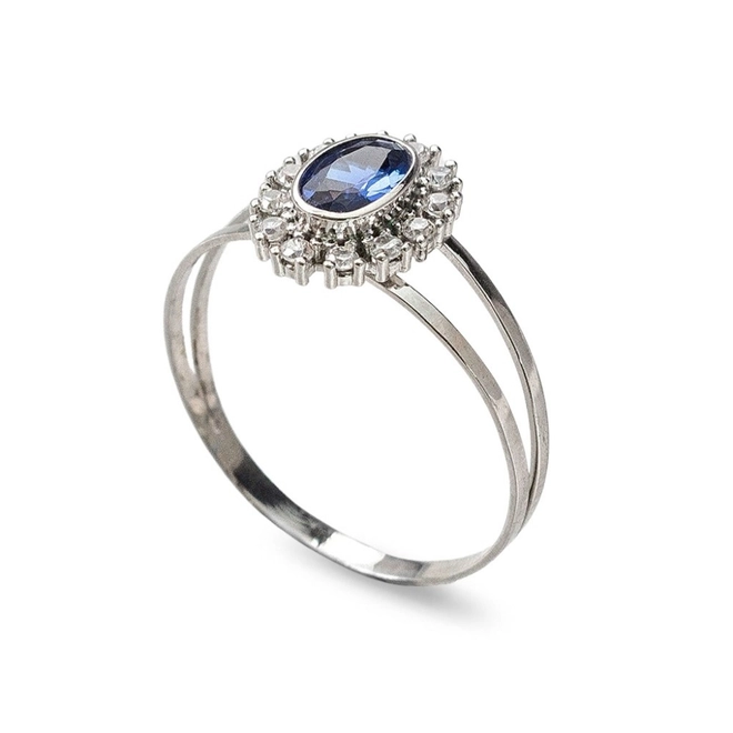 Anel de Formatura em Ouro Branco com Zircônia Central Oval