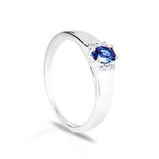Anel De Formatura Com Zircônia Safira Oval E Zircônias Cristal