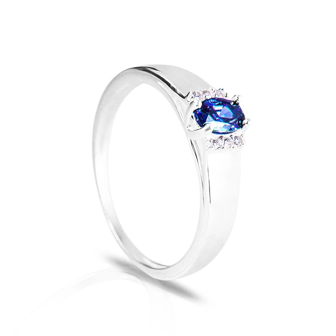 Anel De Formatura Com Zircônia Safira Oval E Zircônias Cristal
