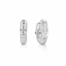 Brinco Argola Click Trabalhado Com Zircônias Cristal M