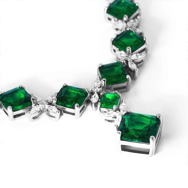 Conjunto em Prata Losango com Zircônias Esmeralda e Zircônias Cristal