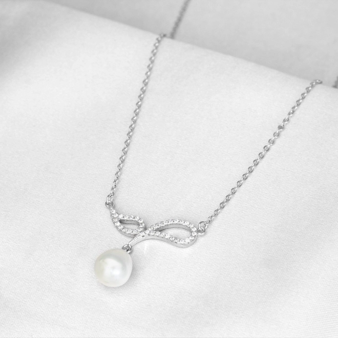 Gargantilha de Prata Duas Gotas Vazadas com Zircônia Cristal e Pérola Biwa