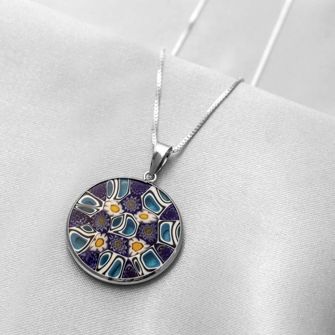 Gargantilha de Prata com Pingente em Murano Azul com Flor Branca e Amarela G
