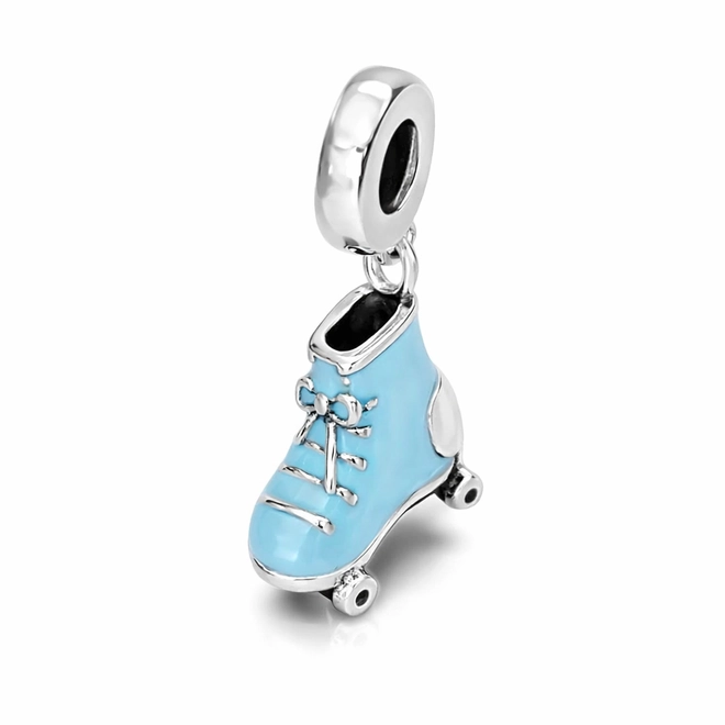 Berloque Balanço Patins com Resina Azul Claro