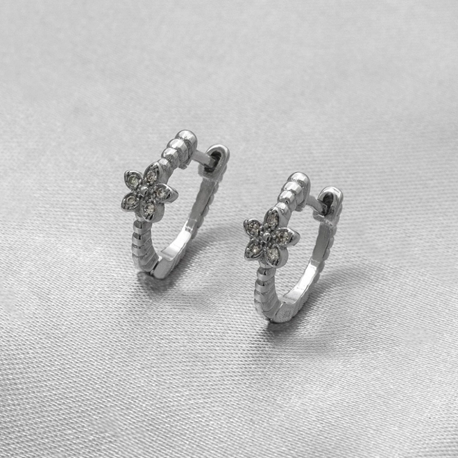 Brinco de Prata Linha Clic com Zircônia Cristal e Flor
