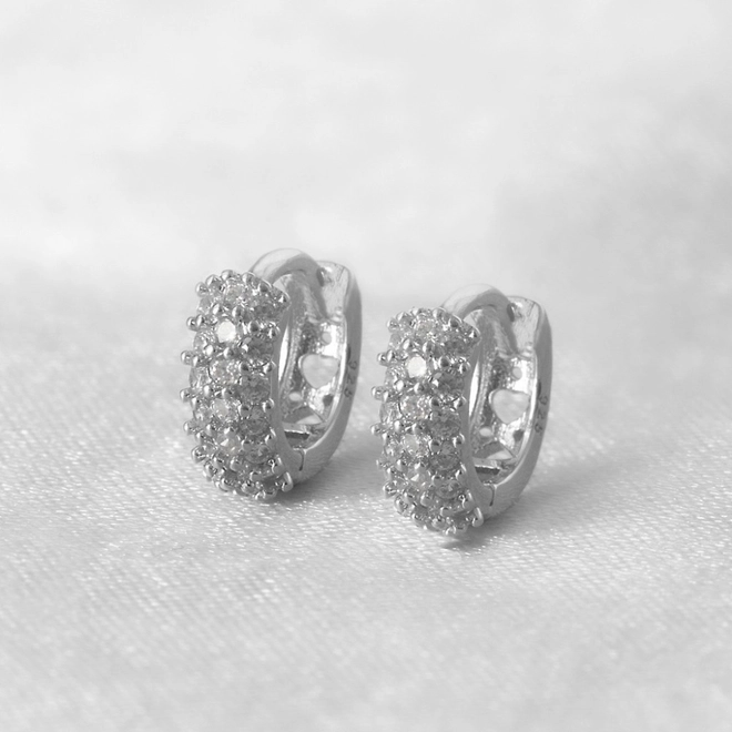 Brinco de Prata Argola Linha Clic com Zircônia Cristal