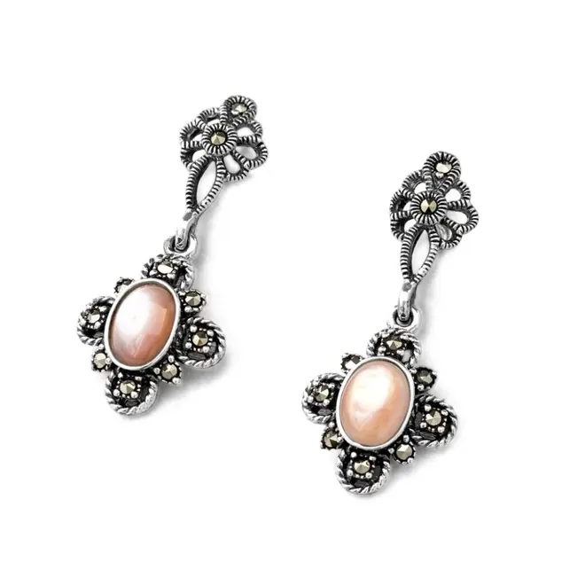 Brinco Trabalhado com Madrepérola Rosa Oval e Marcassitas