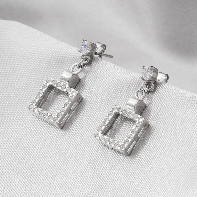 Brinco de Prata Quadrado com Zircônia Cristal