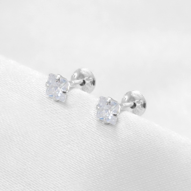 Brinco de Prata Infantil com Zircônia Cristal Quadrada