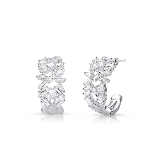 Brinco De Prata Leve Argola com Zircônias Cristal