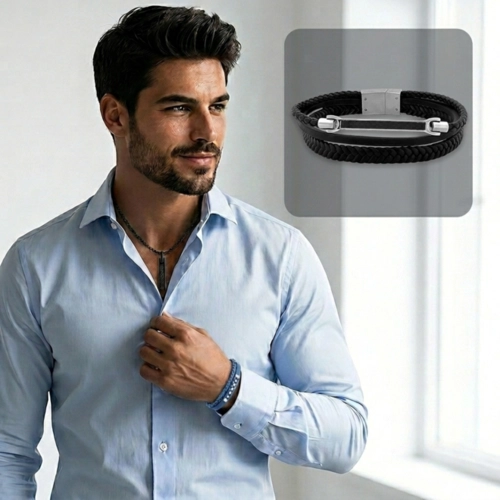Bracelete Triplo Couro Preto Liso e Trançado Com Placa Trabalhada