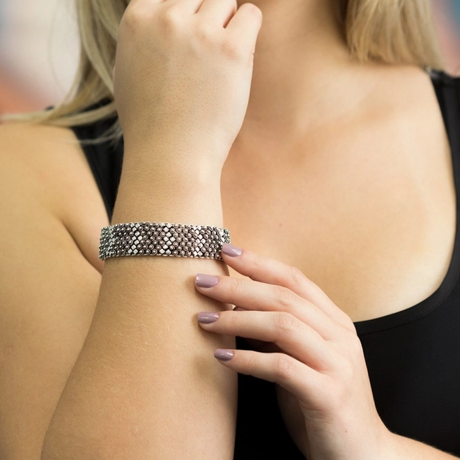 Pulseira de Prata Taturana com Flores e Chapa Losango