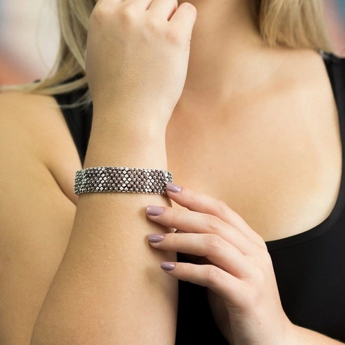 Pulseira de Prata Taturana com Flores e Chapa Losango