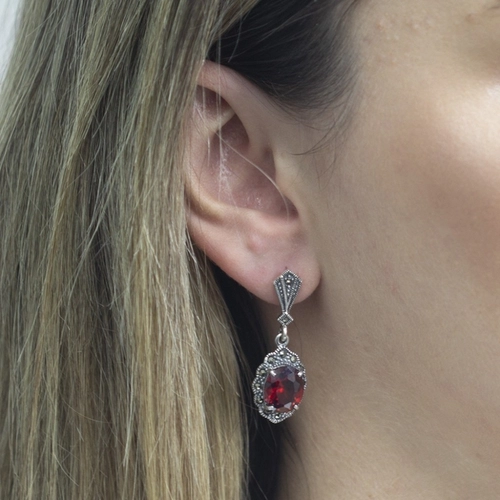 Brinco de Prata Balanço com Marcassita e Zircônia Rubi Oval